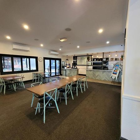 Palm And Pawn Motor Inn Wagga Wagga Zewnętrze zdjęcie