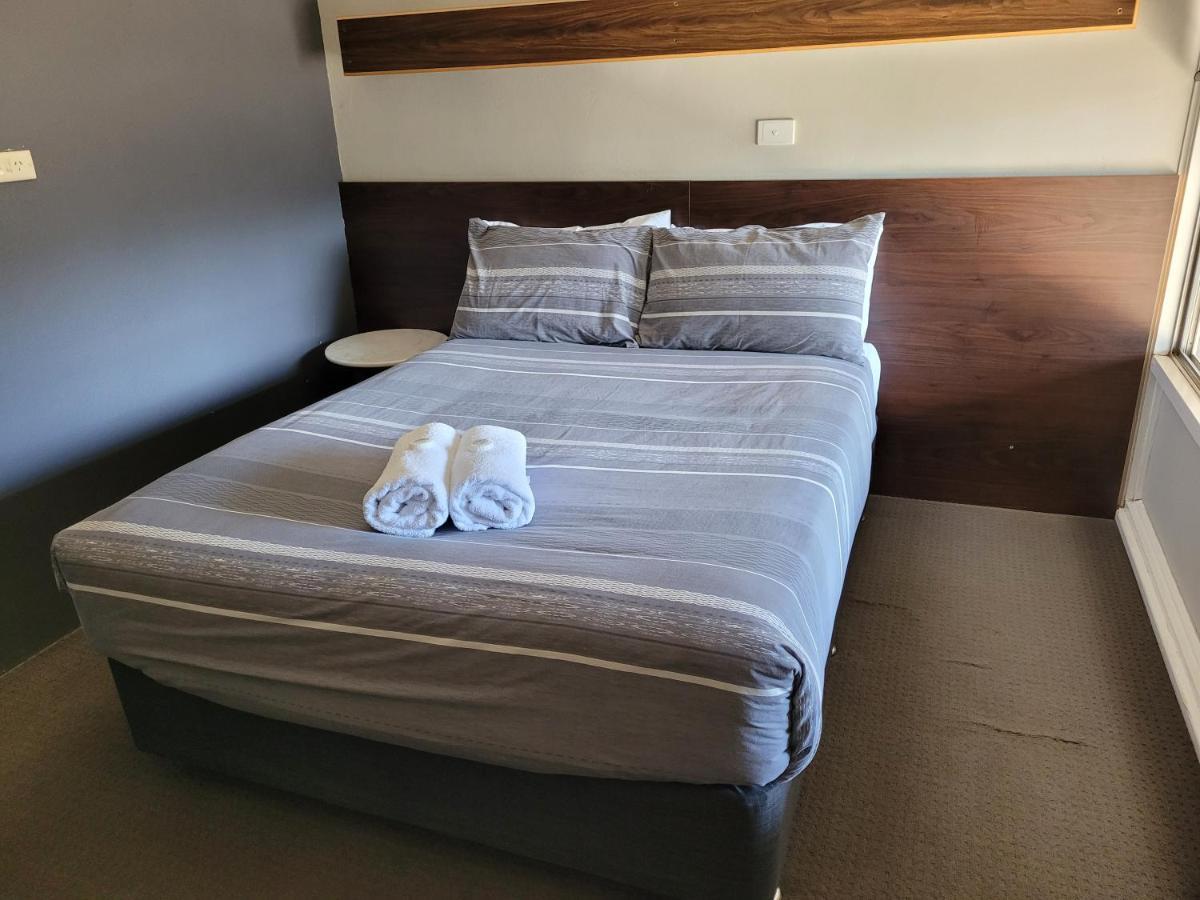 Palm And Pawn Motor Inn Wagga Wagga Zewnętrze zdjęcie