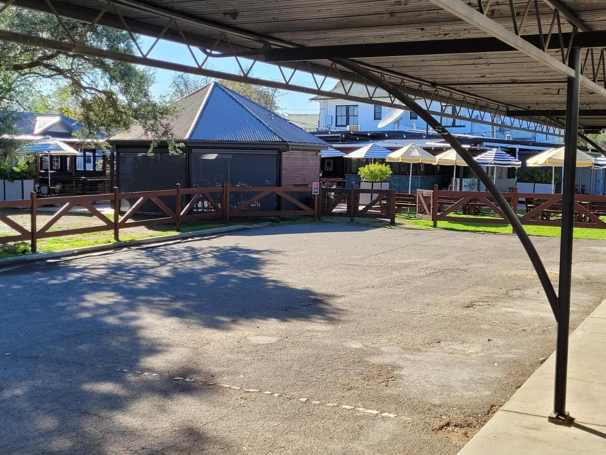 Palm And Pawn Motor Inn Wagga Wagga Zewnętrze zdjęcie