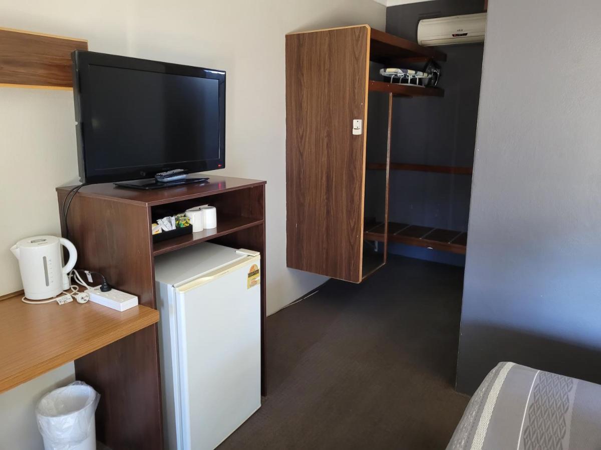 Palm And Pawn Motor Inn Wagga Wagga Zewnętrze zdjęcie