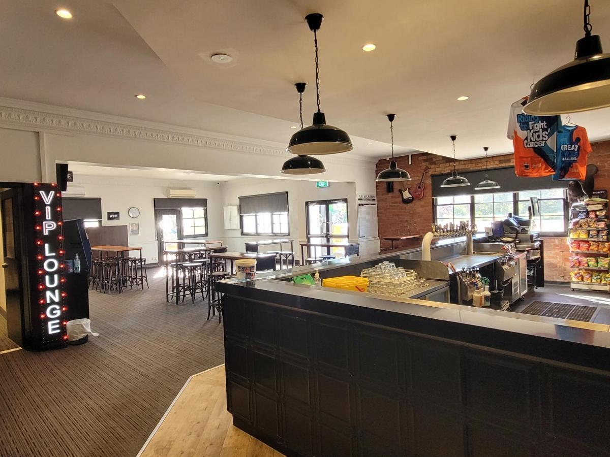 Palm And Pawn Motor Inn Wagga Wagga Zewnętrze zdjęcie